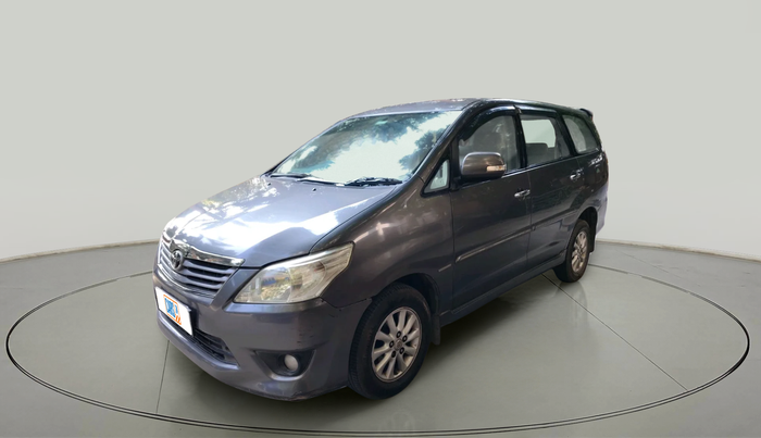 2012 Toyota Innova VX 2.5 8 STR, Diesel, Manual, 1,18,032 km, exterior