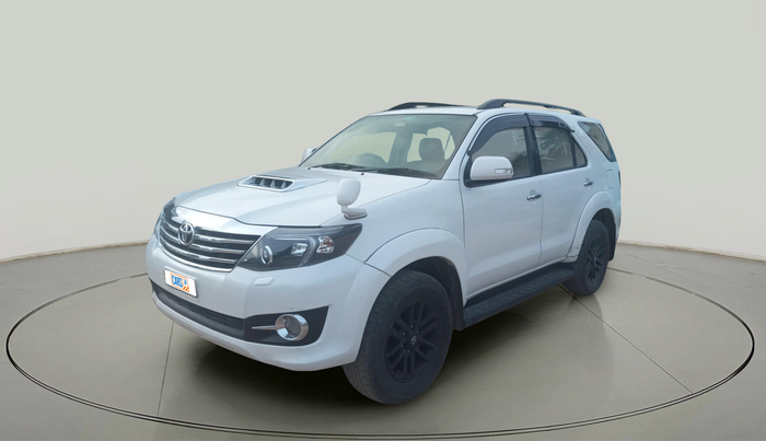 2013 Toyota Fortuner 3.0 4X2 AT, Diesel, Automatic, 2,04,499 km, exterior