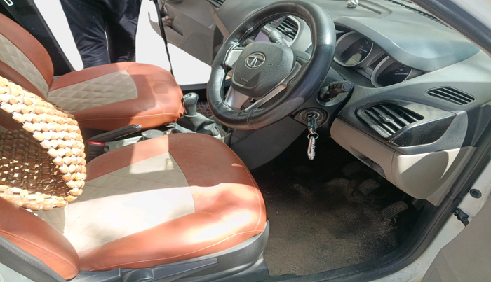2017 Tata Tiago XT PETROL, Petrol, Manual, 35,348 km, interior