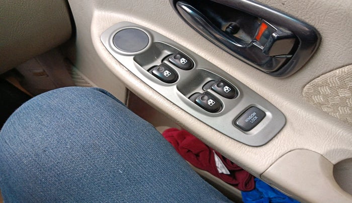 2011 Hyundai Accent GLE, Petrol, Manual, 92,995 km, interior