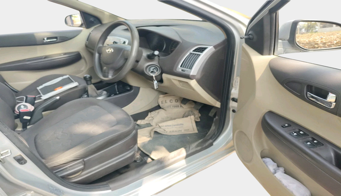 2011 Hyundai i20 MAGNA (O) 1.2, Petrol, Manual, 38,431 km, interior