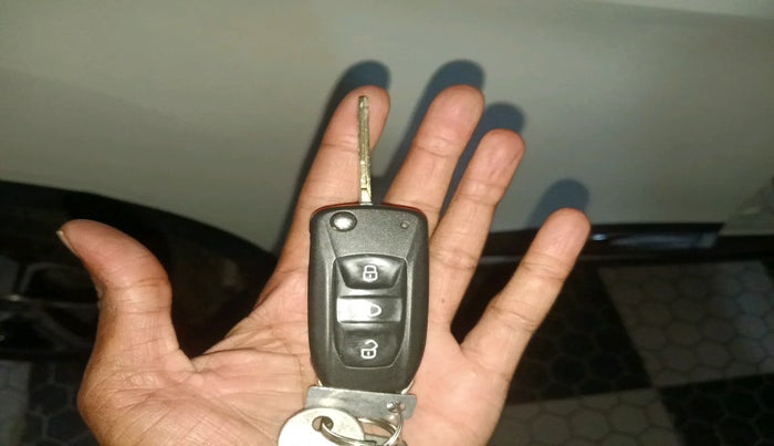 2021 Tata NEXON XM SUNROOF PETROL, Petrol, Manual, 30,399 km, interior