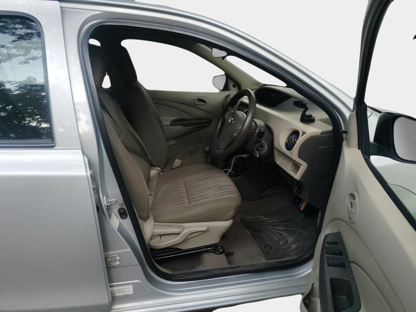 2016 Toyota Etios G, Petrol, Manual, 59,133 km, interior