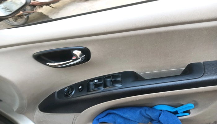 2013 Hyundai i10 MAGNA 1.2, Petrol, Manual, 49,936 km, interior