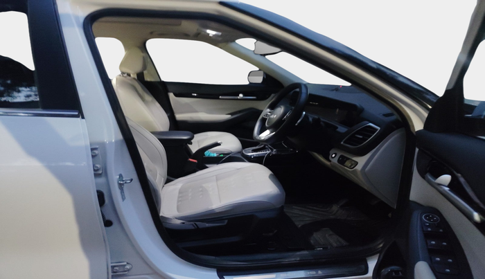 2024 KIA SELTOS  HTX 1.5 DIESEL AT, Diesel, Automatic, 28,645 km, interior