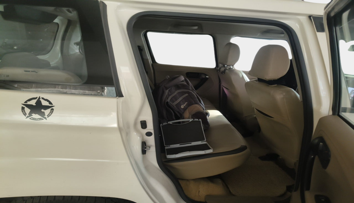 2018 Mahindra TUV300 T6 PLUS, Diesel, Manual, 1,14,275 km, interior