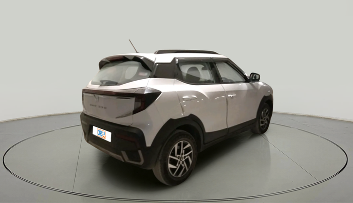 2024 Mahindra XUV 3XO AX5 1.2 L TCMPFi, Petrol, Manual, 18,810 km, exterior