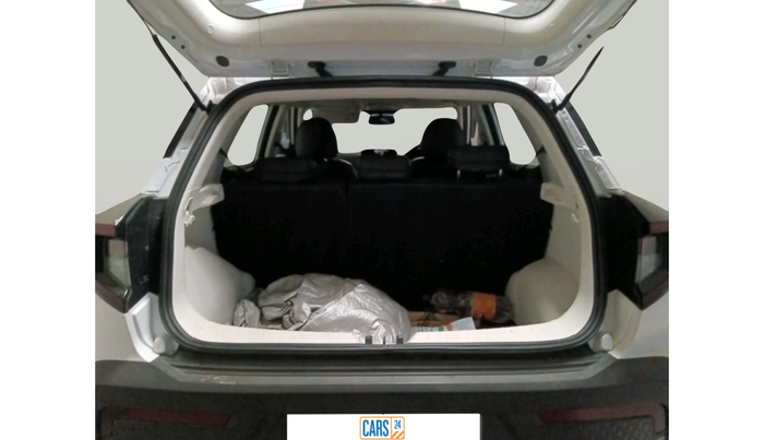 2024 Mahindra XUV 3XO AX5 1.2 L TCMPFi, Petrol, Manual, 18,810 km, exterior