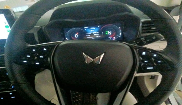 2024 Mahindra XUV 3XO AX5 1.2 L TCMPFi, Petrol, Manual, 18,810 km, interior