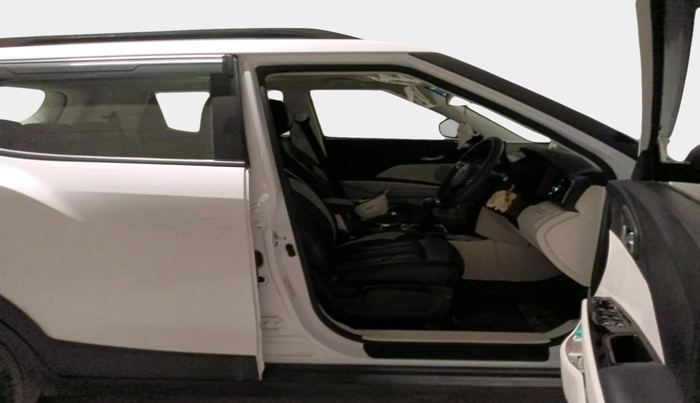 2024 Mahindra XUV 3XO AX5 1.2 L TCMPFi, Petrol, Manual, 18,810 km, interior