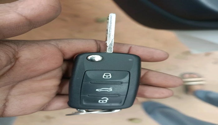 2017 Volkswagen Ameo HIGHLINE1.2L PLUS 16 ALLOY, Petrol, Manual, 25,076 km, interior