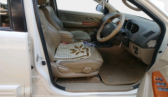 2011 Toyota Fortuner 3.0 4X4 MT, Diesel, Manual, 1,09,050 km, interior