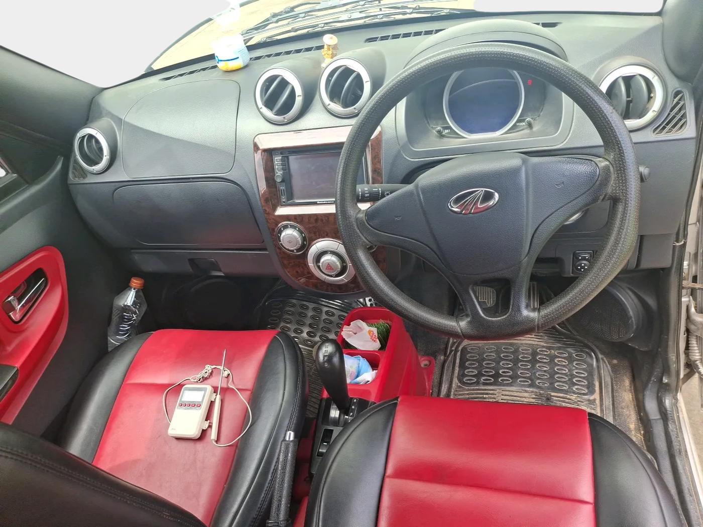 2015 Mahindra E2O T2, Electric, Automatic, 47,500 km, interior