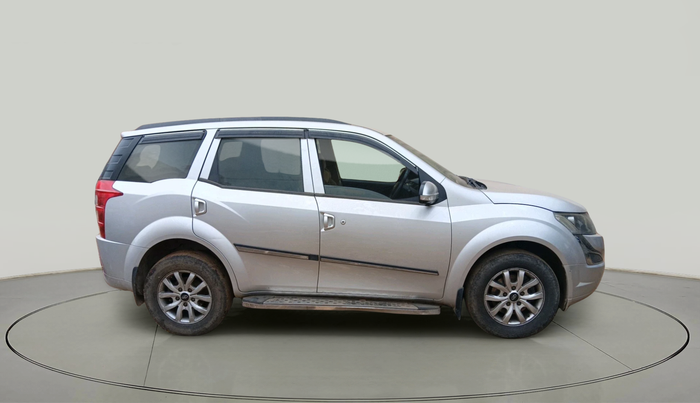 2016 Mahindra XUV500 W4, Diesel, Manual, 1,11,089 km, exterior