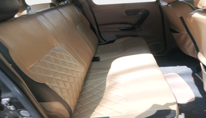 2016 Mahindra TUV300 T6 PLUS, Diesel, Manual, 1,56,636 km, interior