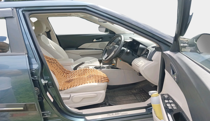2021 Mahindra XUV300 W8 (O) 1.2 PETROL AMT, Petrol, Automatic, 23,094 km, interior