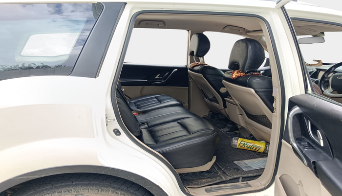 2017 Mahindra XUV500 W6 1.99, Diesel, Manual, 73,269 km, interior