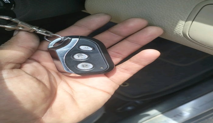 2011 Hyundai Eon MAGNA, Petrol, Manual, 98,553 km, interior