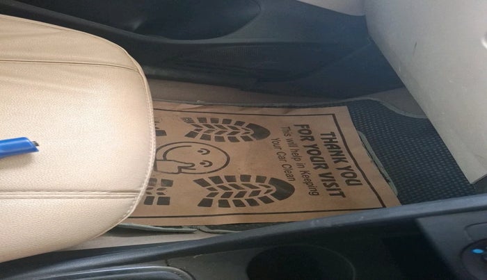 2011 Volkswagen Polo COMFORTLINE 1.2L PETROL, Petrol, Manual, 89,415 km, interior