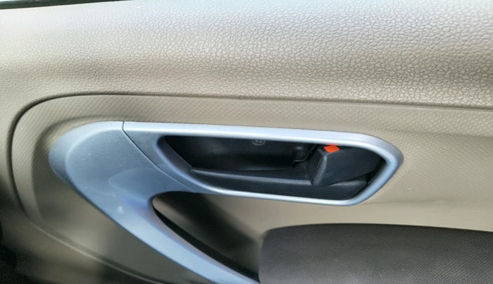 2016 Mahindra TUV300 T8 AMT, Diesel, Automatic, 55,951 km, interior