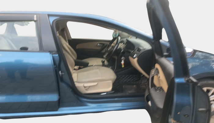 2017 Volkswagen Polo HIGHLINE1.2L, Petrol, Manual, 42,175 km, interior