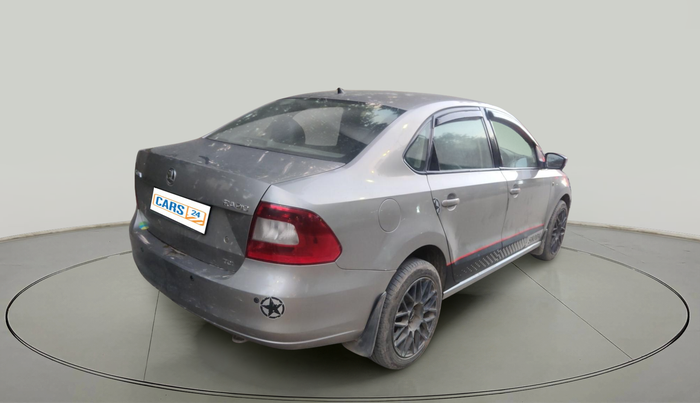 2013 Skoda Rapid ELEGANCE 1.6 TDI CR MT, Diesel, Manual, 98,911 km, exterior
