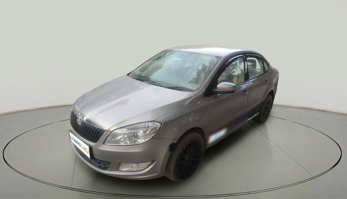 2013 Skoda Rapid ELEGANCE 1.6 TDI CR MT, Diesel, Manual, 98,911 km, exterior