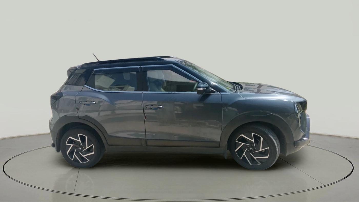 2024 Mahindra XUV 3XO AX7L 1.2 Petrol AT, Petrol, Automatic, 12,008 km, exterior