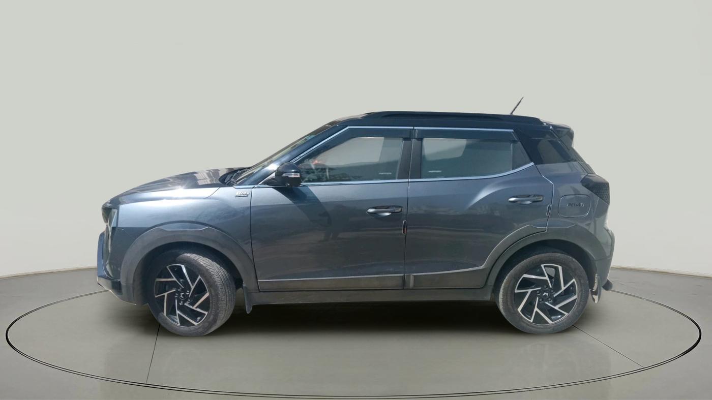 2024 Mahindra XUV 3XO AX7L 1.2 Petrol AT, Petrol, Automatic, 12,008 km, exterior