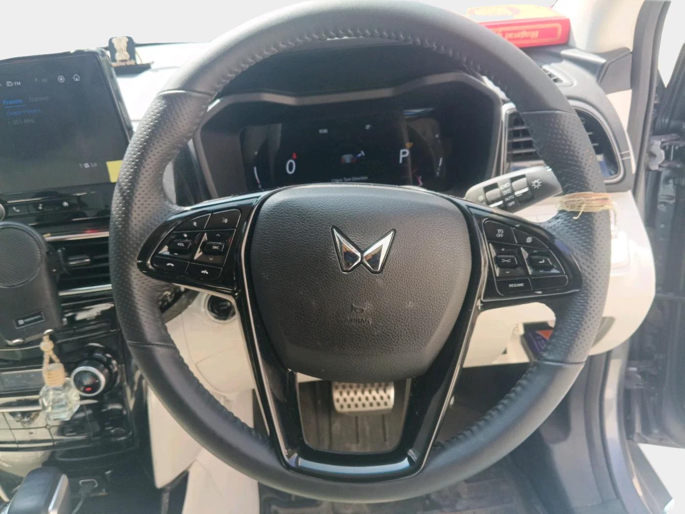 2024 Mahindra XUV 3XO AX7L 1.2 Petrol AT, Petrol, Automatic, 12,008 km, interior