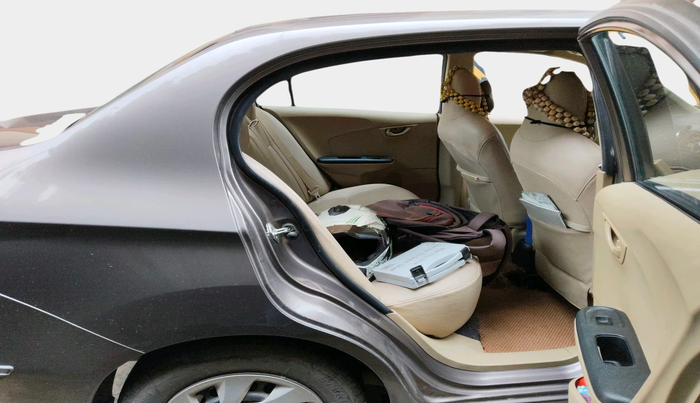 2015 Honda Amaze 1.5L I-DTEC S, Diesel, Manual, 1,43,193 km, interior