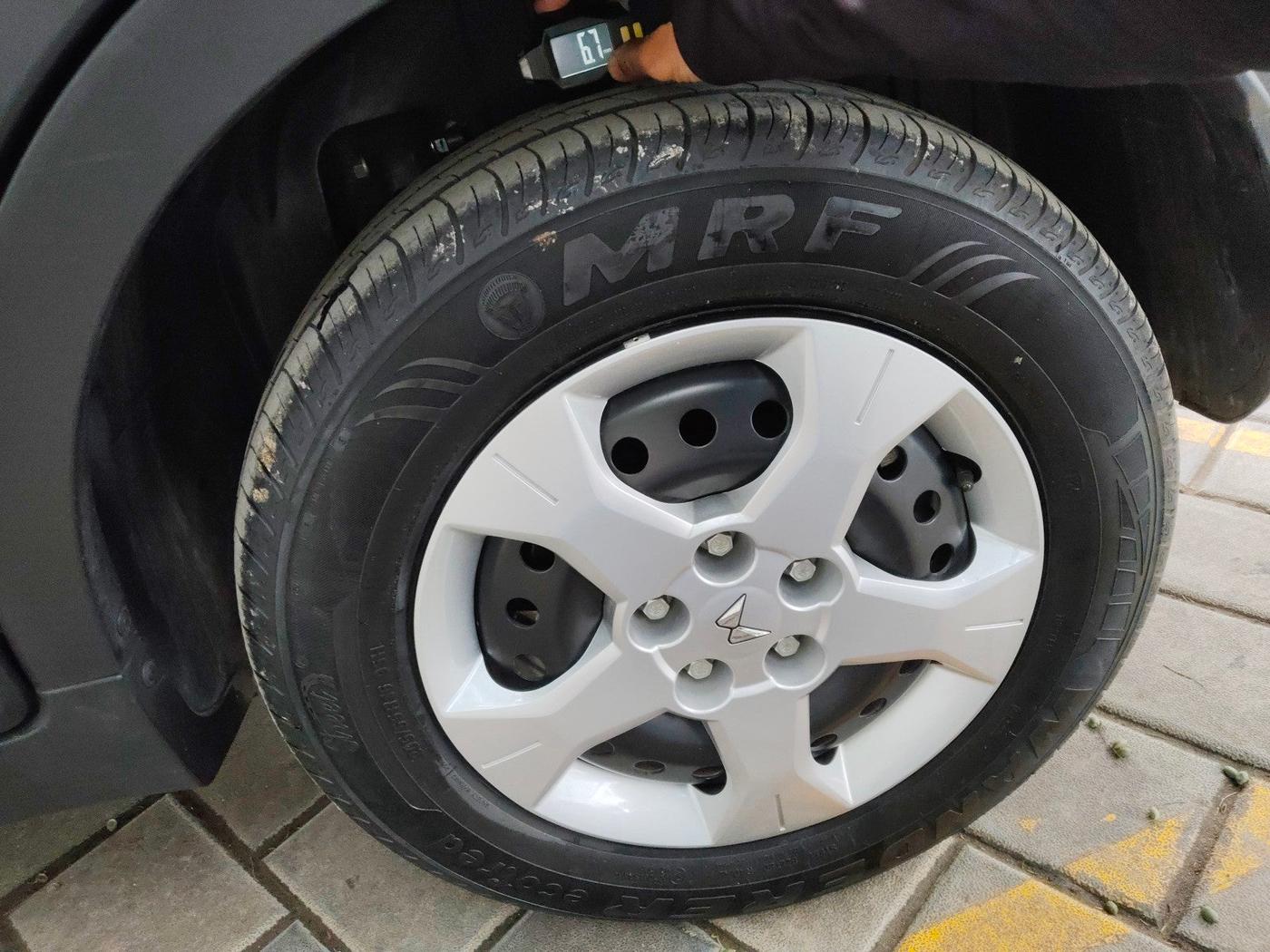 2024 Mahindra XUV 3XO MX3 1.2 L TCMPFi, Petrol, Manual, 7,346 km, tyre