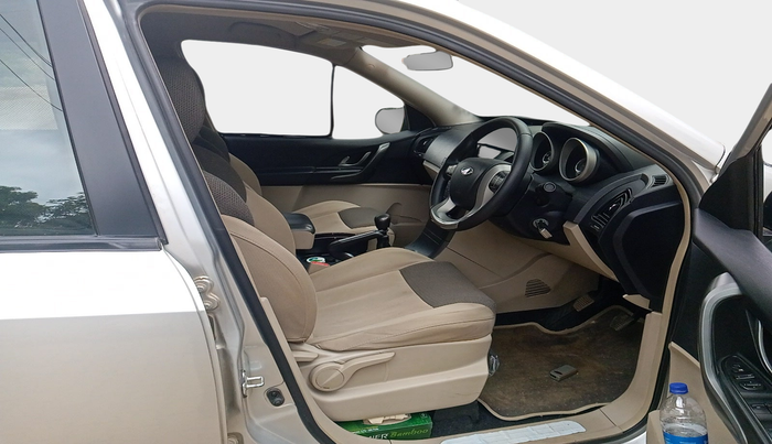 2016 Mahindra XUV500 W6, Diesel, Manual, 89,596 km, interior