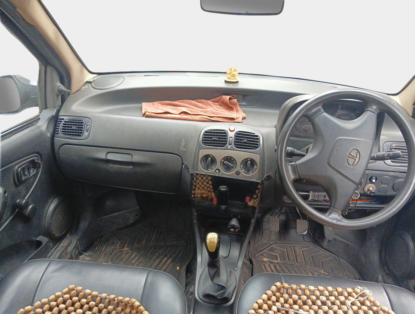 2013 Tata Indica V2 DLS, Diesel, Manual, 3,02,862 km, interior