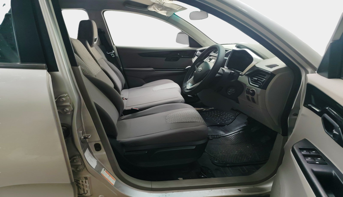2016 Mahindra Kuv100 K6 6 STR, Petrol, Manual, 39,126 km, interior