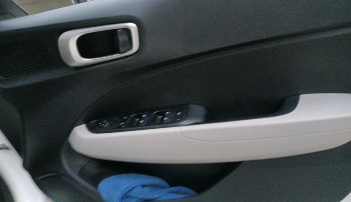 2024 Hyundai VENUE S(O) 1.2, Petrol, Manual, 11,551 km, interior