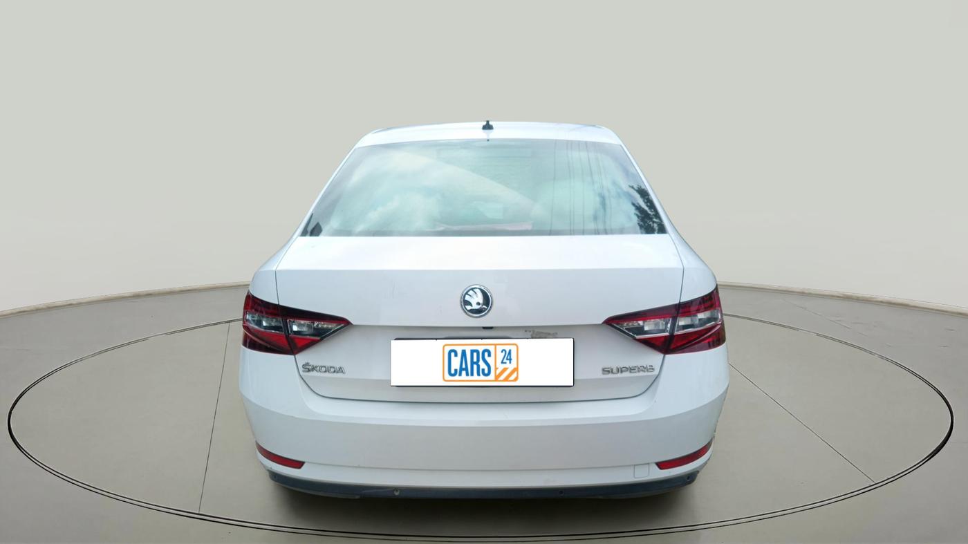 2016 Skoda Superb L&K 1.8 TSI AT, Petrol, Automatic, 1,54,900 km, exterior