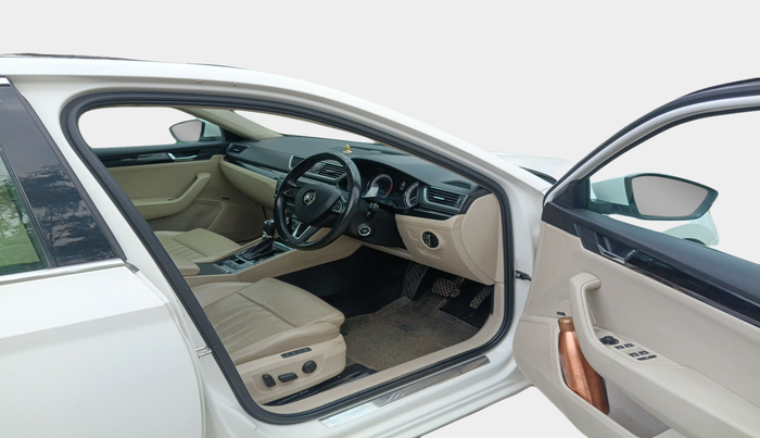 2016 Skoda Superb L&K 1.8 TSI AT, Petrol, Automatic, 1,54,124 km, interior