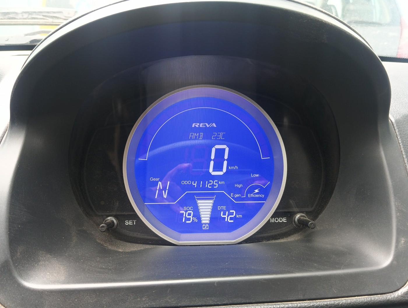 2017 Mahindra E20 Plus P2, Electric, Automatic, 41,160 km, interior