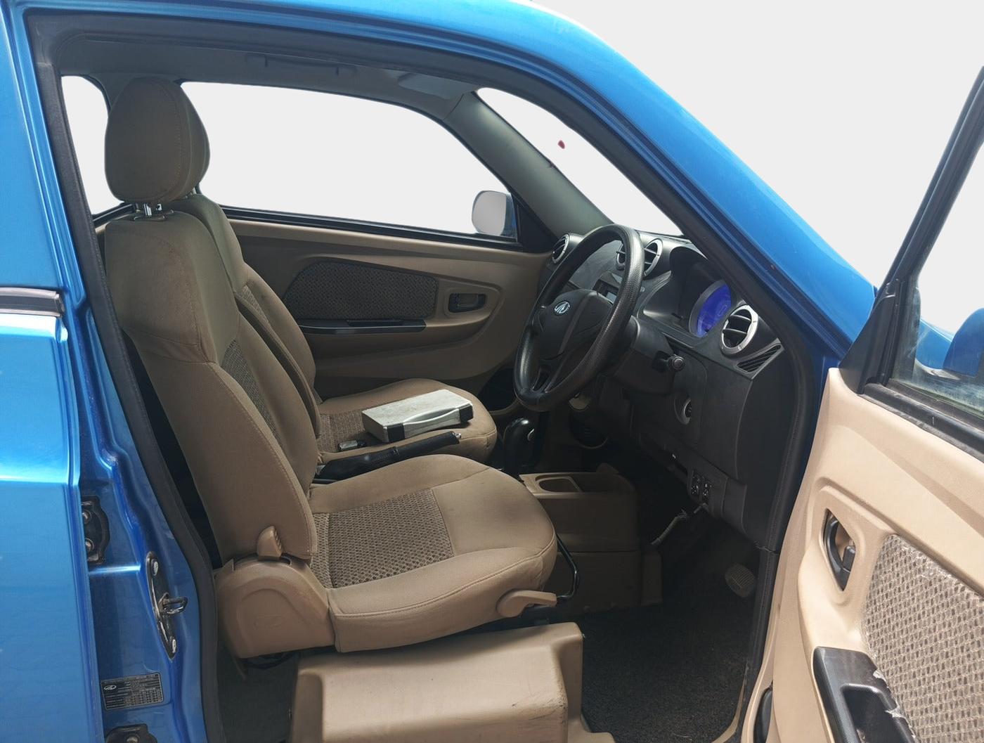 2017 Mahindra E20 Plus P2, Electric, Automatic, 41,160 km, interior