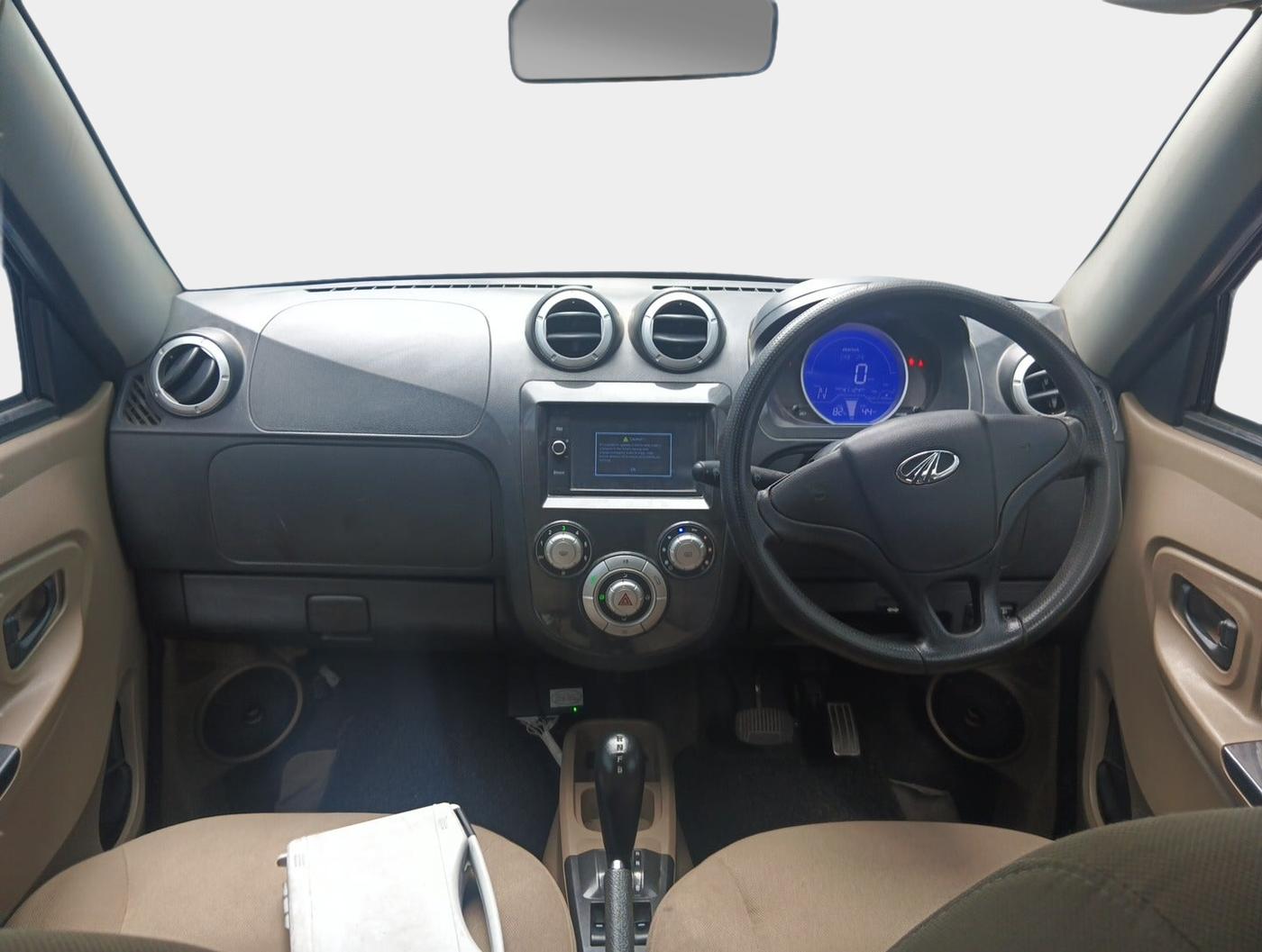 2017 Mahindra E20 Plus P2, Electric, Automatic, 41,160 km, interior