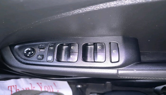 2019 Hyundai VENUE SX 1.0 (O) TURBO, Petrol, Manual, 41,173 km, interior