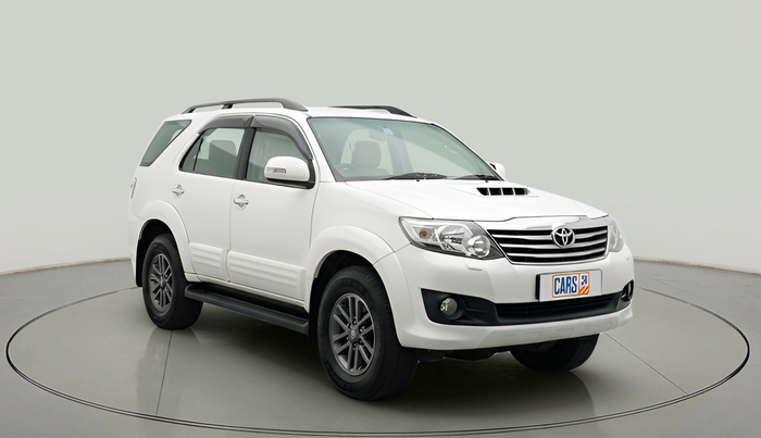 2015 Toyota Fortuner 3.0 4X2 MT, Diesel, Manual, 2,02,803 km, exterior