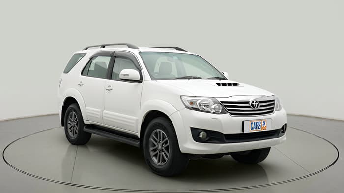 2015 Toyota Fortuner 3.0 4X2 MT, Diesel, Manual, 2,02,900 km, exterior