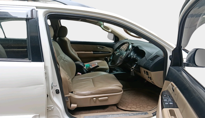 2015 Toyota Fortuner 3.0 4X2 MT, Diesel, Manual, 2,02,803 km, interior