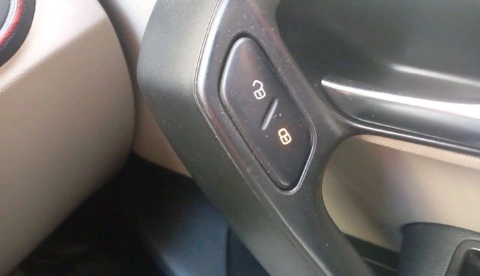 2012 Volkswagen Polo TRENDLINE 1.2L DIESEL, Diesel, Manual, 1,45,445 km, interior