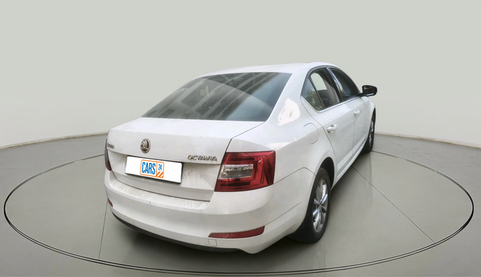 2015 Skoda Octavia ELEGANCE 2.0 TDI AT, Diesel, Automatic, 1,28,725 km, exterior