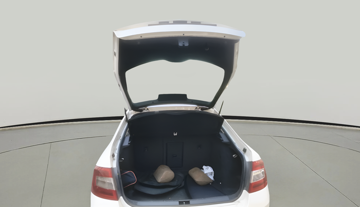 2015 Skoda Octavia ELEGANCE 2.0 TDI AT, Diesel, Automatic, 1,28,725 km, exterior