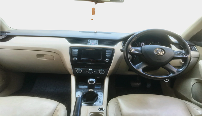 2015 Skoda Octavia ELEGANCE 2.0 TDI AT, Diesel, Automatic, 1,28,725 km, interior