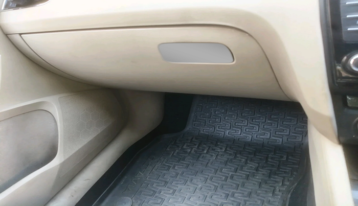 2015 Skoda Octavia ELEGANCE 2.0 TDI AT, Diesel, Automatic, 1,28,725 km, interior